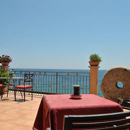 Fondaco Parrino Mare Appart hôtel Letojanni