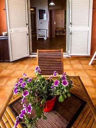 Ξενοδοχείο με διαμερίσματα Fondaco Parrino Mare 3*