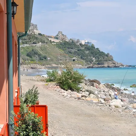Fondaco Parrino Mare Ξενοδοχείο με διαμερίσματα 3*