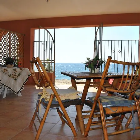 Ξενοδοχείο με διαμερίσματα Fondaco Parrino Mare 3*