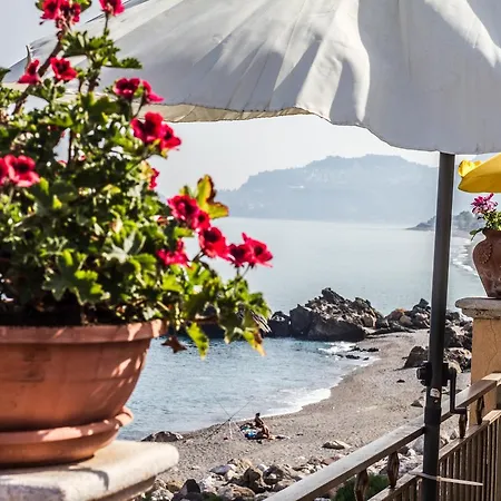 Fondaco Parrino Mare 3* Letojanni