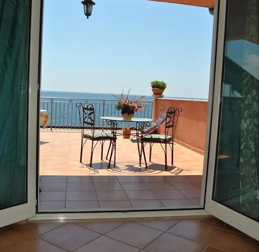 Ξενοδοχείο με διαμερίσματα Fondaco Parrino Mare 3*
