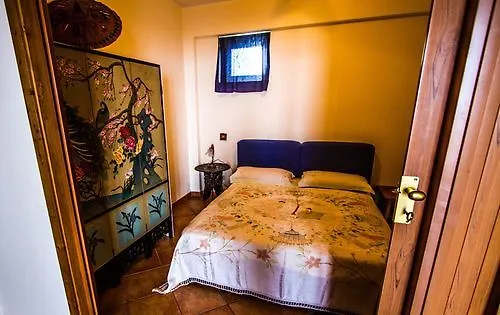 Ξενοδοχείο με διαμερίσματα Fondaco Parrino Mare 3*