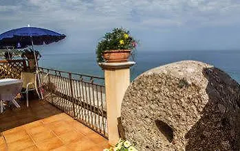 Ξενοδοχείο με διαμερίσματα Fondaco Parrino Mare 3*